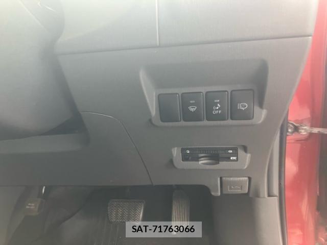 Toyota PRIUS ALPHA 2013-03 8881707-5