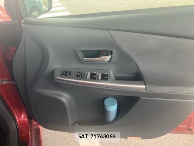 Toyota PRIUS ALPHA 2013-03 8881707-6