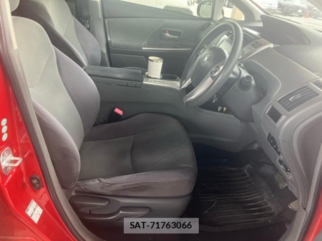 Toyota PRIUS ALPHA 2013-03 8881707-7