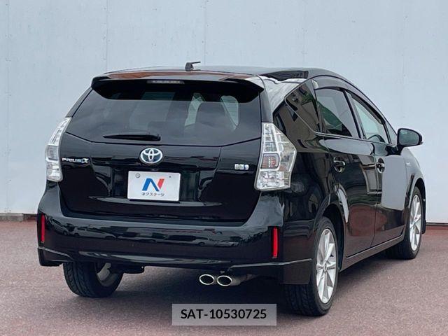 Toyota PRIUS ALPHA 2011-11 8881701-16