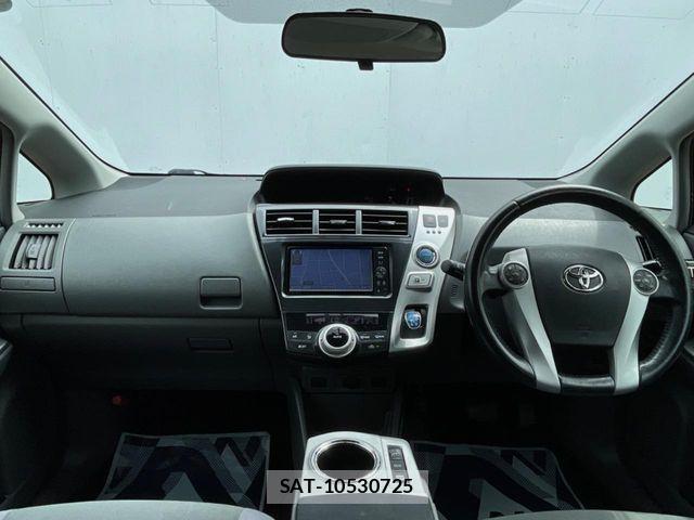 Toyota PRIUS ALPHA 2011-11 8881701-1