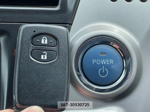 Toyota PRIUS ALPHA 2011-11 8881701-4