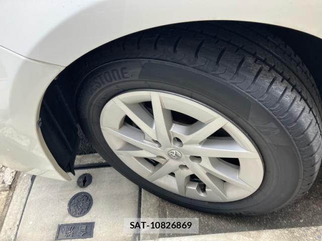 Toyota PRIUS ALPHA 2013-08 8881709-10