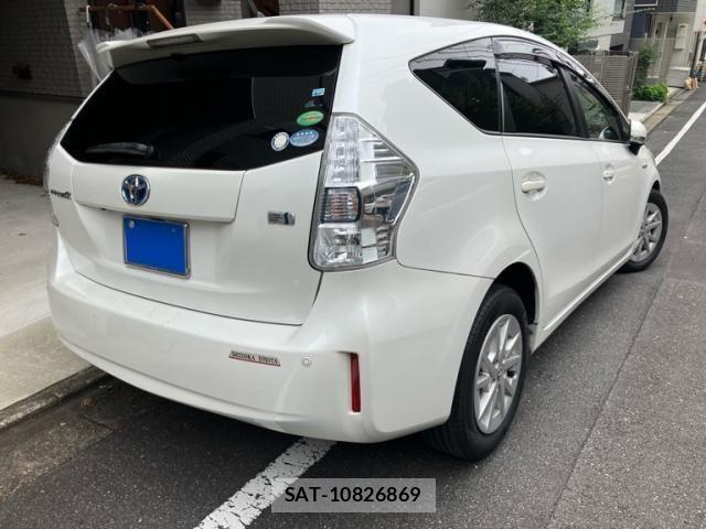Toyota PRIUS ALPHA 2013-08 8881709-3