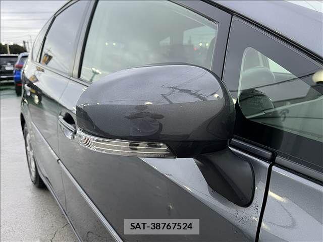 Toyota PRIUS ALPHA 2012-04 8881691-10