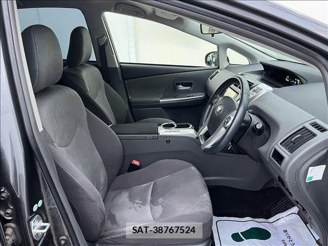 Toyota PRIUS ALPHA 2012-04 8881691-16