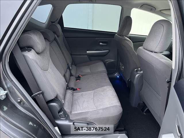 Toyota PRIUS ALPHA 2012-04 8881691-18