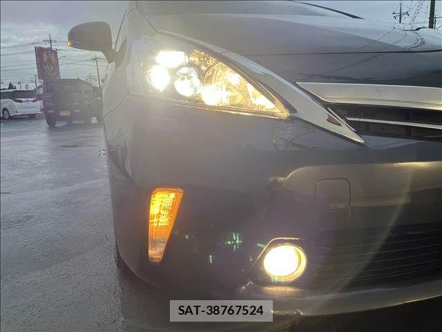Toyota PRIUS ALPHA 2012-04 8881691-8