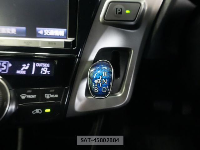 Toyota PRIUS ALPHA 2015-12 8881689-11