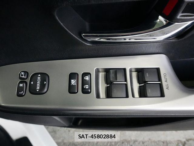 Toyota PRIUS ALPHA 2015-12 8881689-15