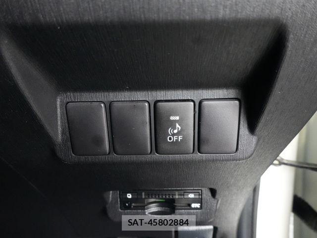 Toyota PRIUS ALPHA 2015-12 8881689-16