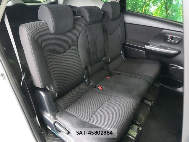 Toyota PRIUS ALPHA 2015-12 8881689-26