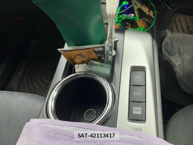 Toyota PRIUS ALPHA 2012-04 8881702-14