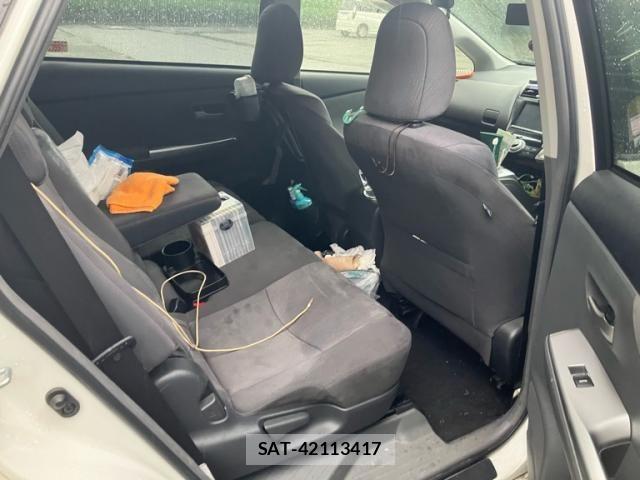 Toyota PRIUS ALPHA 2012-04 8881702-15