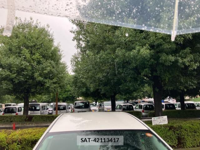 Toyota PRIUS ALPHA 2012-04 8881702-19