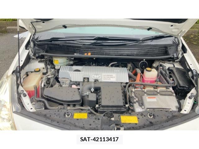 Toyota PRIUS ALPHA 2012-04 8881702-23