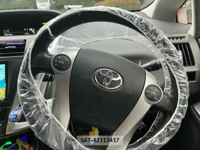 Toyota PRIUS ALPHA 2012-04 8881702-5