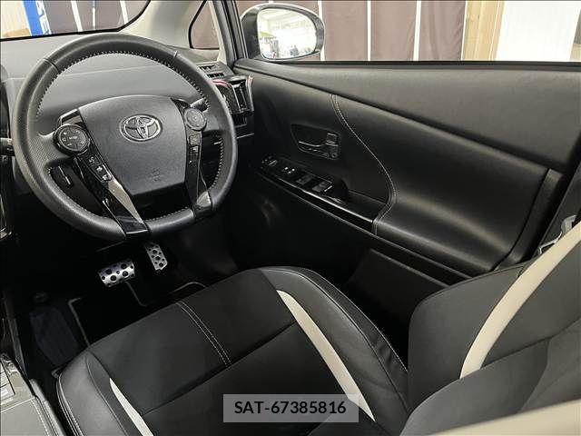 Toyota PRIUS ALPHA 2016-01 8881686-10