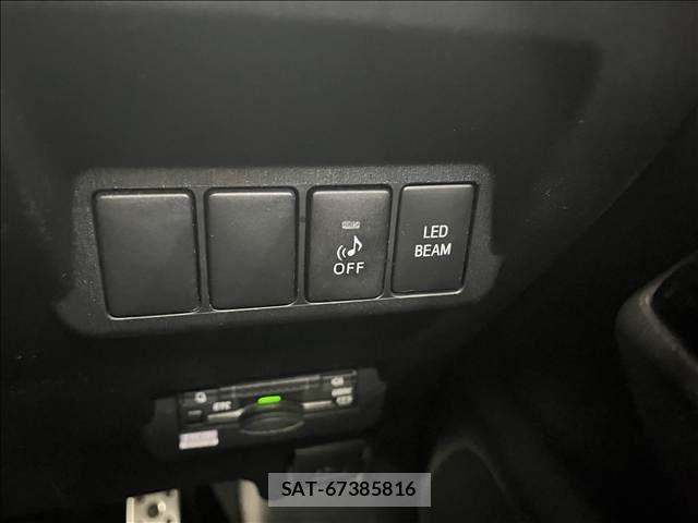 Toyota PRIUS ALPHA 2016-01 8881686-17