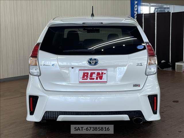Toyota PRIUS ALPHA 2016-01 8881686-5