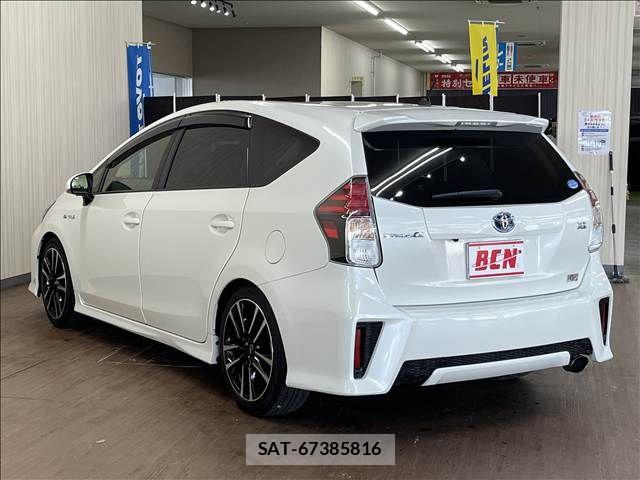 Toyota PRIUS ALPHA 2016-01 8881686-6