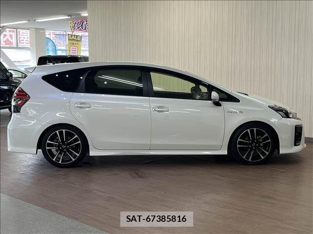 Toyota PRIUS ALPHA 2016-01 8881686-7