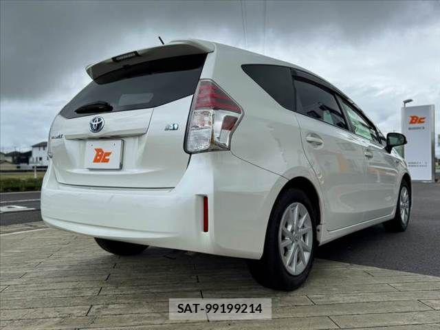Toyota PRIUS ALPHA 2015-01 8881692-14