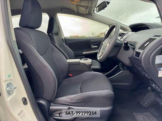 Toyota PRIUS ALPHA 2015-01 8881692-15