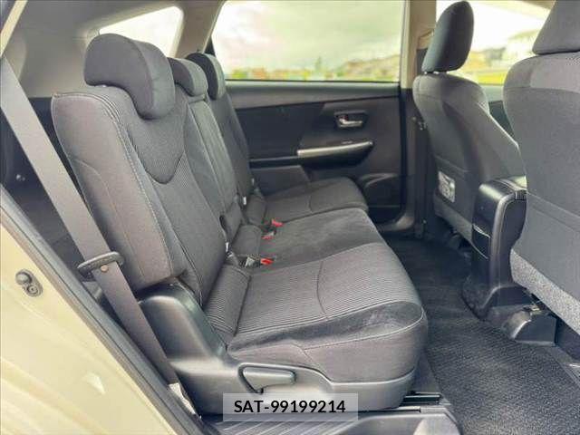 Toyota PRIUS ALPHA 2015-01 8881692-18