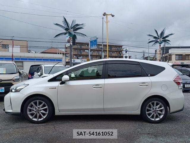Toyota PRIUS ALPHA 2015-09 8881687-8