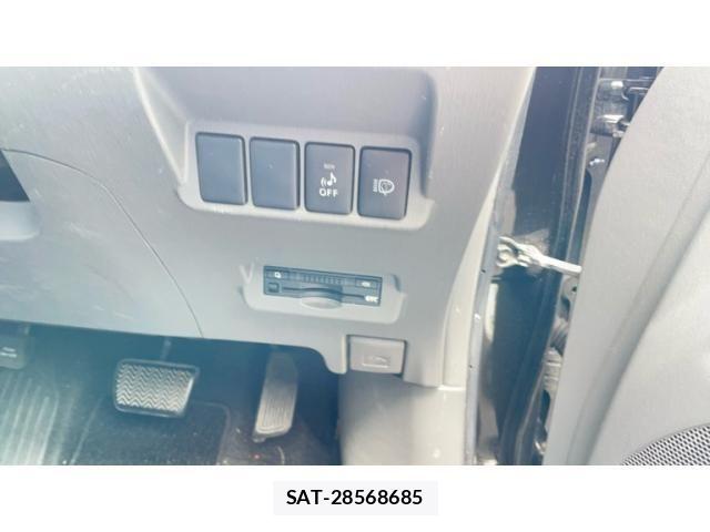 Toyota PRIUS ALPHA 2011-11 8881711-11