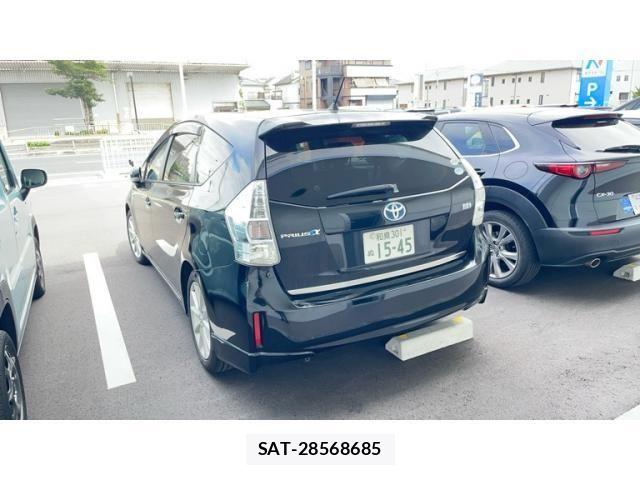 Toyota PRIUS ALPHA 2011-11 8881711-3