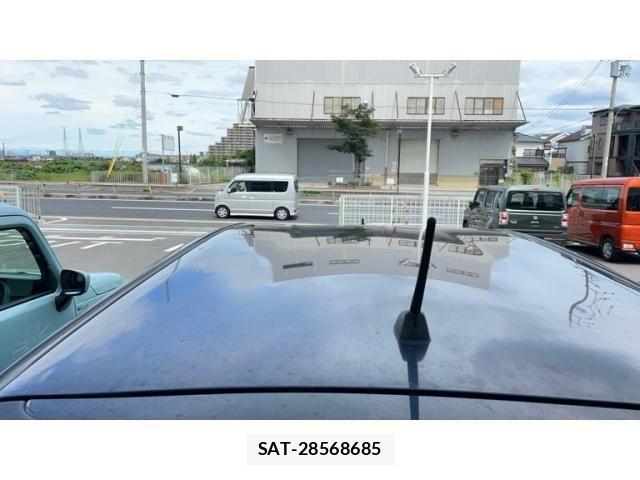 Toyota PRIUS ALPHA 2011-11 8881711-4