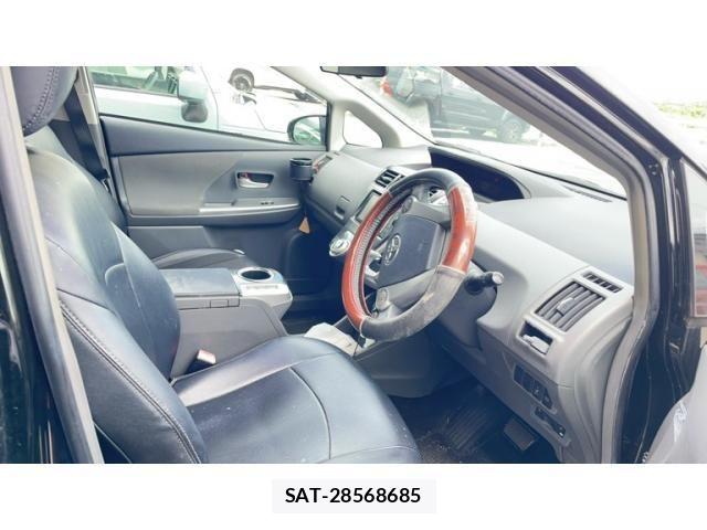 Toyota PRIUS ALPHA 2011-11 8881711-8