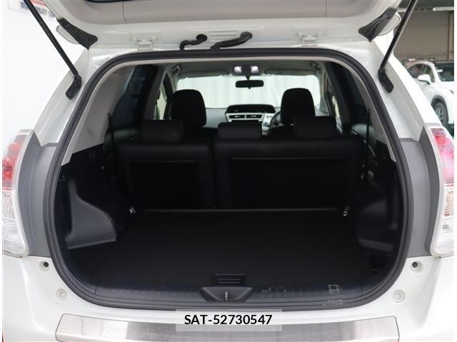 Toyota PRIUS ALPHA 2016-02 8881688-7