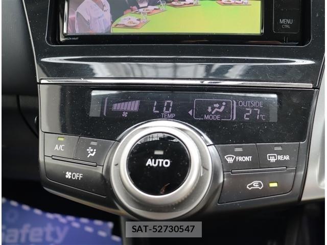 Toyota PRIUS ALPHA 2016-02 8881688-13