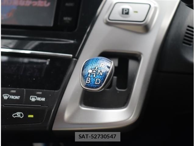 Toyota PRIUS ALPHA 2016-02 8881688-14
