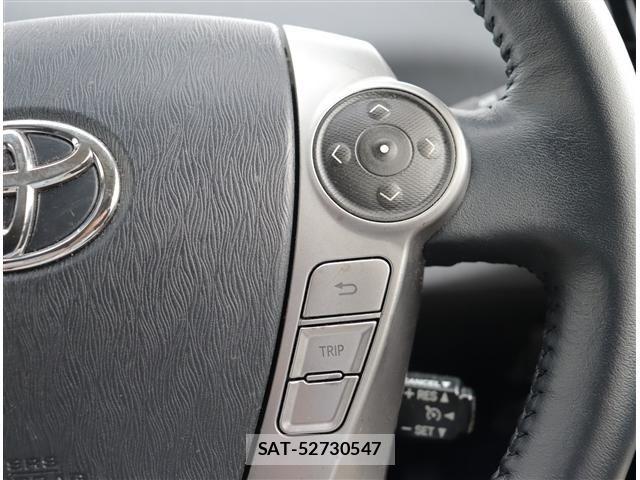 Toyota PRIUS ALPHA 2016-02 8881688-18