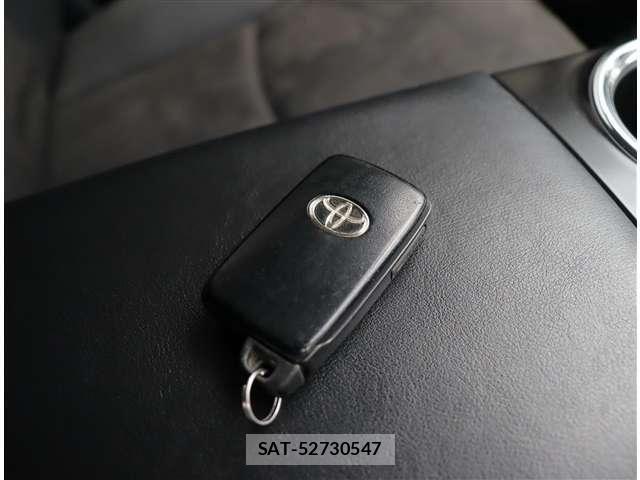 Toyota PRIUS ALPHA 2016-02 8881688-23
