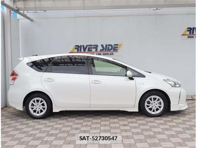 Toyota PRIUS ALPHA 2016-02 8881688-3