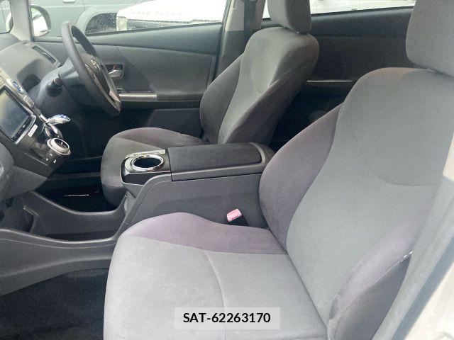 Toyota PRIUS ALPHA 2013-03 8881695-9
