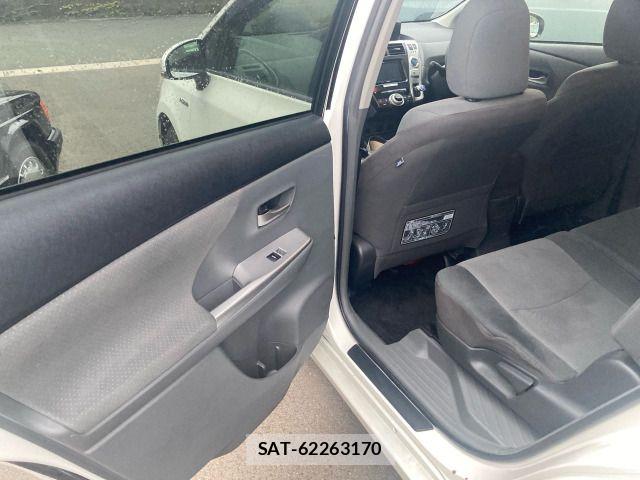 Toyota PRIUS ALPHA 2013-03 8881695-10
