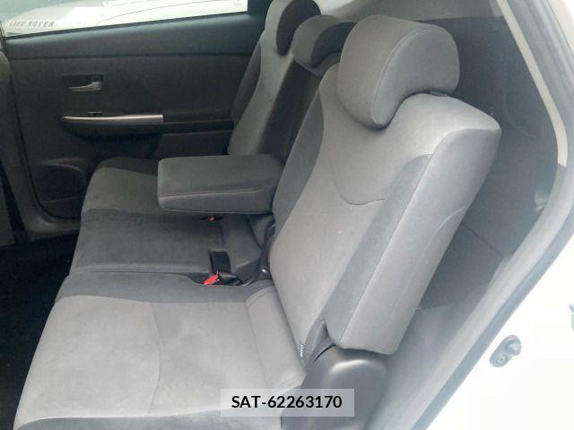 Toyota PRIUS ALPHA 2013-03 8881695-11
