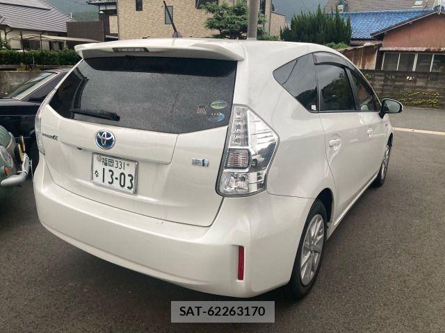 Toyota PRIUS ALPHA 2013-03 8881695-1
