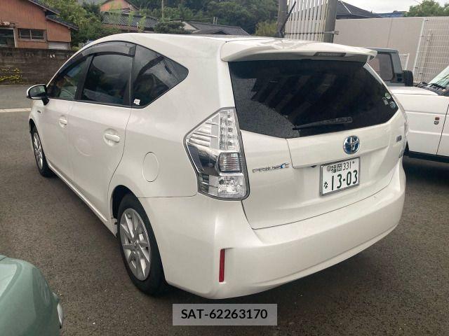 Toyota PRIUS ALPHA 2013-03 8881695-6