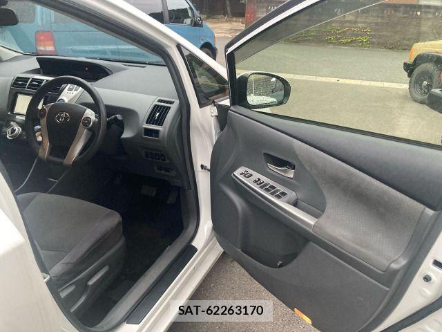 Toyota PRIUS ALPHA 2013-03 8881695-7