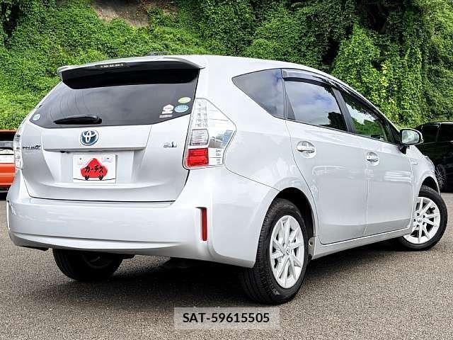 Toyota PRIUS ALPHA 2012-02 8881690-2
