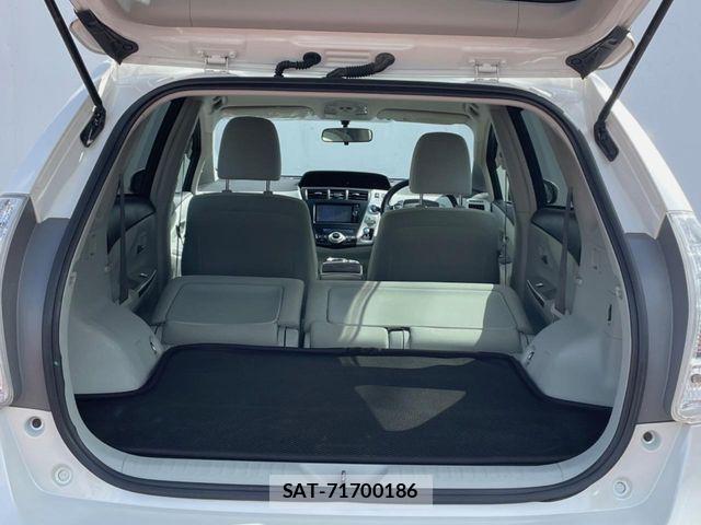 Toyota PRIUS ALPHA 2013-10 8881697-9
