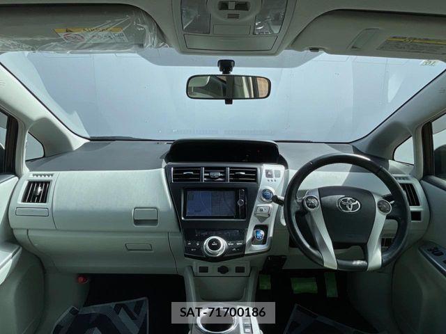 Toyota PRIUS ALPHA 2013-10 8881697-1