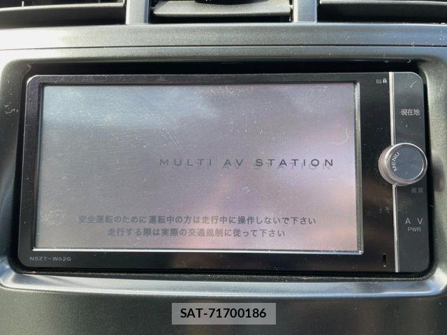 Toyota PRIUS ALPHA 2013-10 8881697-2